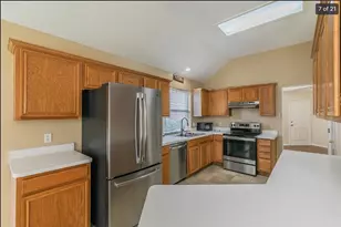 210 Madisson Dr, Euless, TX 76039 - Photo 3