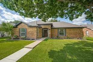 1686 Crosshaven Dr, Lewisville, TX 75077 - Photo 3