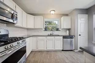 1686 Crosshaven Dr, Lewisville, TX 75077 - Photo 13