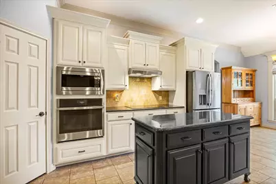 2211 Tanton Sound Court, Granbury, TX 76049 - Photo 7