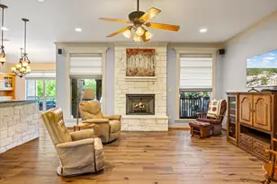 2211 Tanton Sound Ct, Granbury, TX 76049 - Photo 5