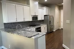 10557 Chaucer Hill Ln, Irving, TX 75063 - Photo 3