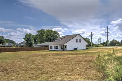 7206 Treaty Oaks Boulevard, Granbury, TX 76048 - Photo 33