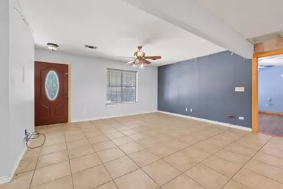 207 W South Street, Whitesboro, TX 76273 - Photo 5