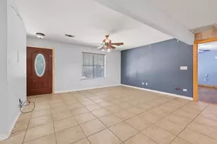 207 W South St, Whitesboro, TX 76273 - Photo 5
