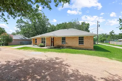 207 W South Street, Whitesboro, TX 76273 - Photo 1
