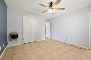 207 W South St, Whitesboro, TX 76273 - Photo 23