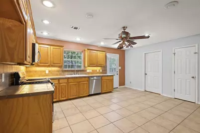 207 W South Street, Whitesboro, TX 76273 - Photo 9