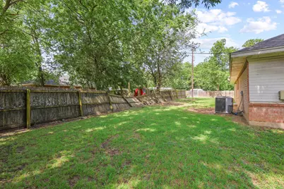 207 W South Street, Whitesboro, TX 76273 - Photo 25