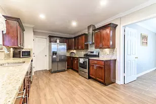1106 Coronet St, Irving, TX 75062 - Photo 11