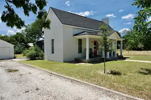 801 Reynolds St, Goldthwaite, TX 76844 - Photo 3