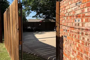 2406 W Broadview St, Greenville, TX 75402 - Photo 15