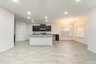 9717 Snowbell Ln, Fort Worth, TX 76036 - Photo 5