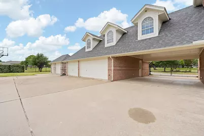 6035 Oak Hollow Drive, Burleson, TX 76028 - Photo 39