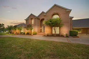 6035 Oak Hollow Dr, Burleson, TX 76028 - Photo 7