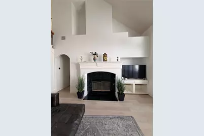 2301 Clearspring Drive S, Irving, TX 75063 - Photo 5