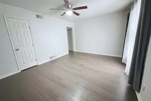 1706 Martin Luther Dr, Arlington, TX 76010 - Photo 3