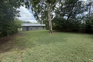 1706 Martin Luther Dr, Arlington, TX 76010 - Photo 15