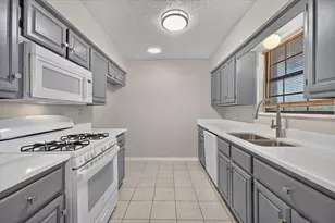 828 Haverford Ln, DeSoto, TX 75115 - Photo 3