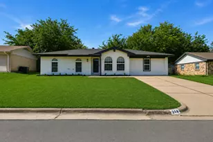 318 NE Michael Dr, Burleson, TX 76028 - Photo 25