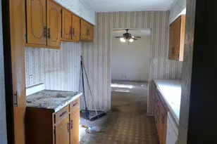 5324 Parker Henderson Rd, Fort Worth, TX 76119 - Photo 15