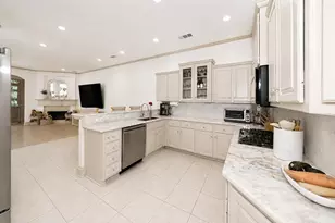 8934 Greenville Ave, Dallas, TX 75243 - Photo 13