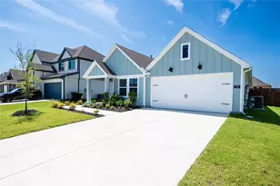 729 Orchid Wy, Pilot Point, TX 76258 - Photo 3