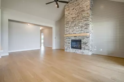 10100 Bartlett Peak Drive, Waxahachie, TX 75167 - Photo 19