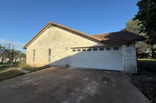 1125 Lakeshore Dr, Canyon Lake, TX 78133 - Photo 3