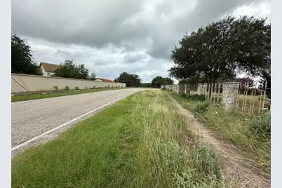 1125 Lakeshore Drive, Canyon Lake, TX 78133 - Photo 7
