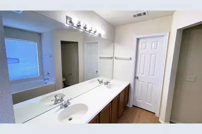 8210 Mossberg Drive, Arlington, TX 76002 - Photo 17