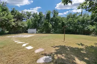 112 W O Connell St, Howe, TX 75459 - Photo 17