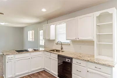 1021 Patricia Street, Irving, TX 75060 - Photo 3