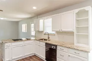 1021 Patricia St, Irving, TX 75060 - Photo 3