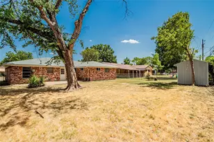 1021 Patricia St, Irving, TX 75060 - Photo 21