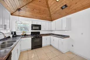 923 Moore St, Cedar Hill, TX 75104 - Photo 11