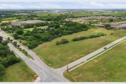 1340 W Broad Street, Mansfield, TX 76063 - Photo 1