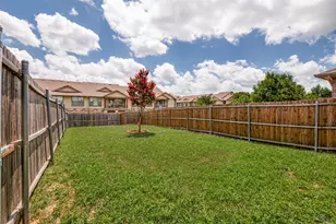 800 Canyon Pl, DeSoto, TX 75115 - Photo 25
