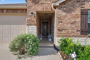 1437 Waggoner Dr, Aubrey, TX 76227 - Photo 5