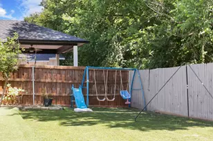 3348 Autumn View Dr, Grand Prairie, TX 75050 - Photo 35