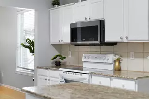 3348 Autumn View Dr, Grand Prairie, TX 75050 - Photo 19