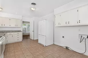 1830 Viewcrest Dr, Dallas, TX 75228 - Photo 9