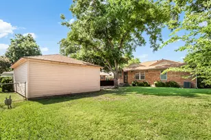 1830 Viewcrest Dr, Dallas, TX 75228 - Photo 25