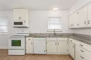 1830 Viewcrest Dr, Dallas, TX 75228 - Photo 7
