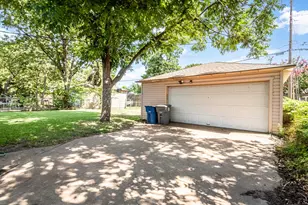 1830 Viewcrest Dr, Dallas, TX 75228 - Photo 23