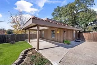 1921 Briarwood Drive, Grand Prairie, TX 75050 - Photo 25
