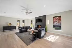 1921 Briarwood Dr, Grand Prairie, TX 75050 - Photo 17