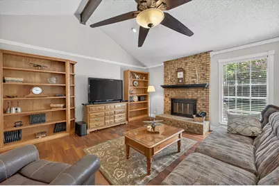 5003 Fairmount Drive, Arlington, TX 76017 - Photo 3