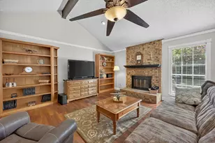 5003 Fairmount Dr, Arlington, TX 76017 - Photo 3