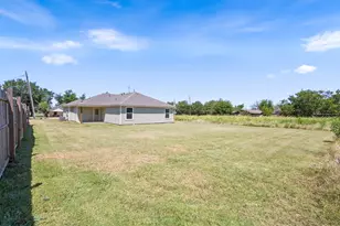 98 S Hickory St, Venus, TX 76084 - Photo 9
